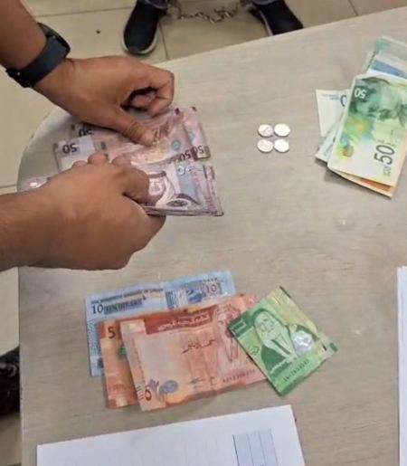 ضبط مخدرات في النقب وقنابل في الناصرة واعتقال مشتبهين 